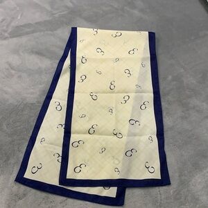 Cute oblong scarf initial “E”